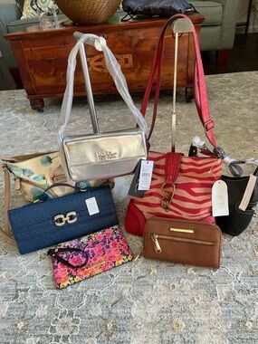7 Piece Purse Bundle - Mixed Brands